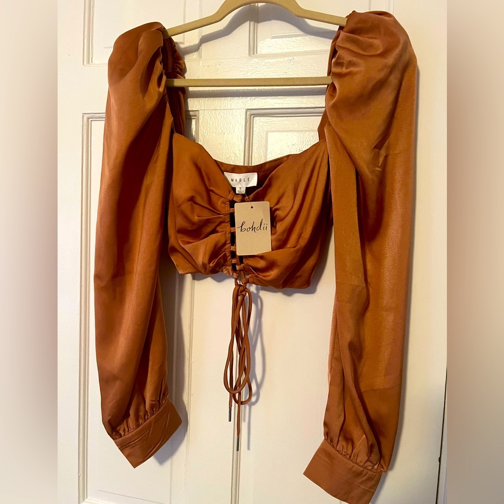 Brand new lovely brown puff sleeve blouse crop top fits Perfect with jeans